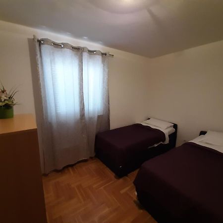 Apartment Jelena Trogir Exteriör bild